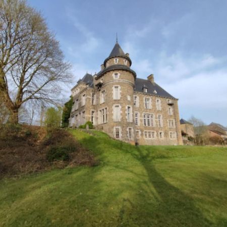 Le Petit Chateau De Blier Érezée المظهر الخارجي الصورة